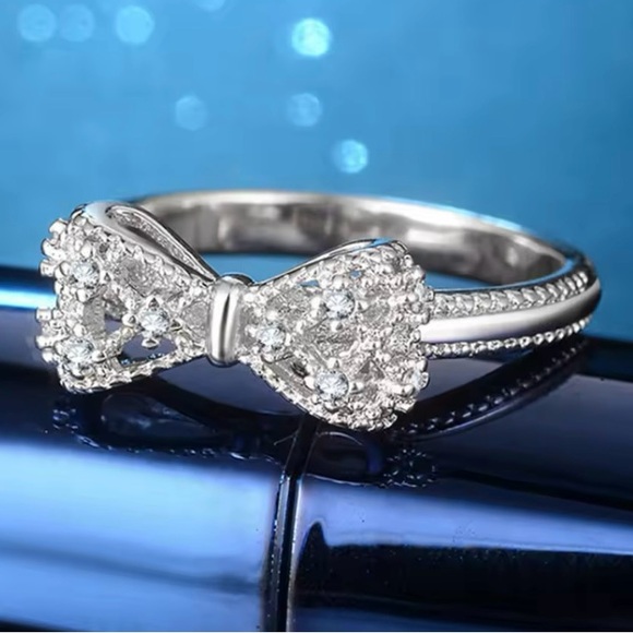 Bowknot 925 Sterling Silver Ring. Cubic Zirconia Rhinestone. Size 8. - Picture 2 of 13
